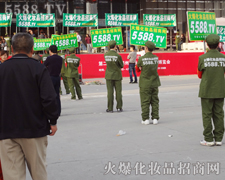 火爆隊列散發著氣勢恢宏的光芒